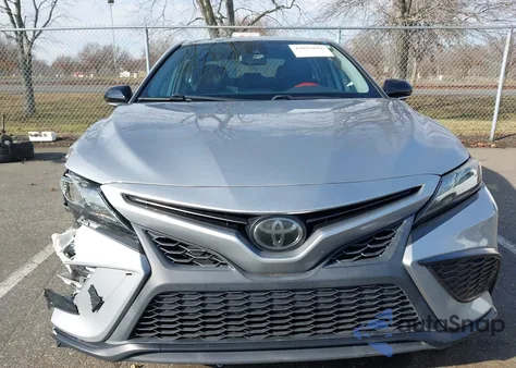 2021 Toyota Camry Se Nightshade Edition z USA, uszkodzony, nr VIN 4T1T11AK2MU445513
